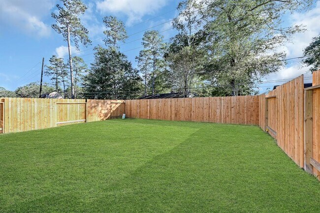 Building Photo - 333 Emerald Thicket Ln