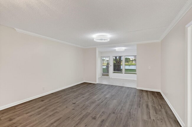 Building Photo - 26 Abbey Ln