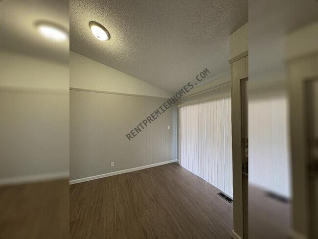 Building Photo - 7318 L St