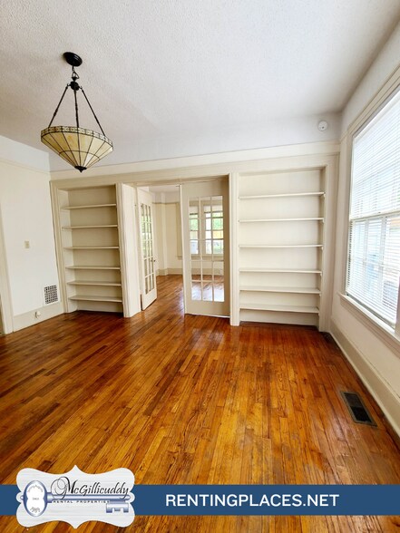 Building Photo - 2097 Heckle St