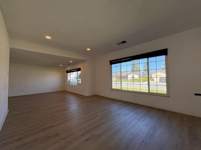 Building Photo - Charming Gilroy Home For Rent