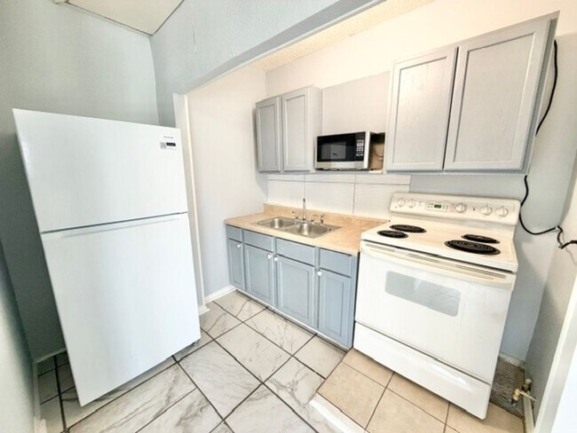 Building Photo - Deltona - 1 Bedroom, 1 Bathroom – $1,100.00