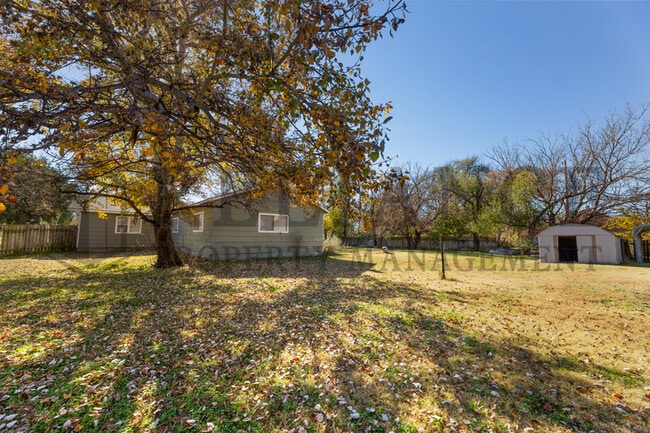 Building Photo - 1823 S Hiram St