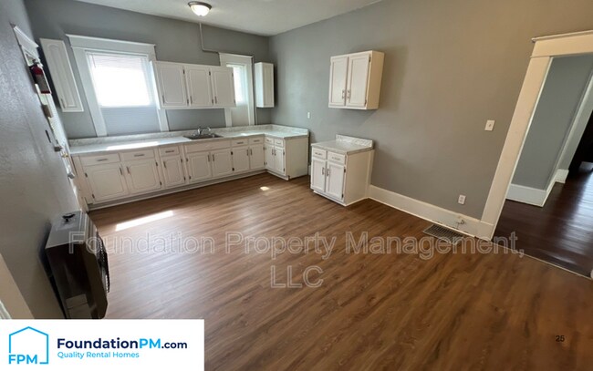 Building Photo - 578 McKinley St