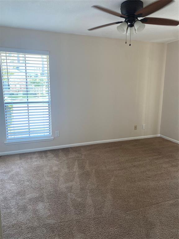 Building Photo - 17401 Red Oak Dr