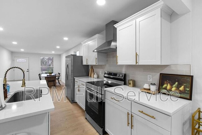 Building Photo - 1025 42nd Ave N