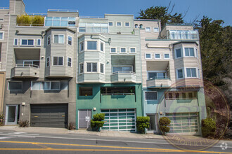 Building Photo - Corona Heights - 3 BR, 2.5 BA Condo 1,586 ...