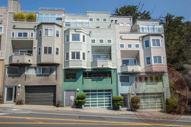 Primary Photo - Corona Heights - 3 BR, 2.5 BA Condo 1,586 ...