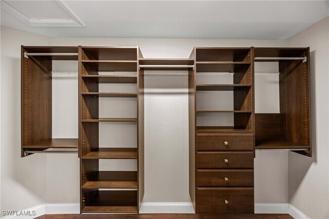 Building Photo - 2225 Heritage Greens Dr