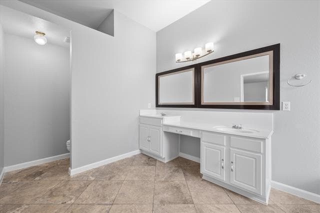 Building Photo - 2204 Windcastle Dr