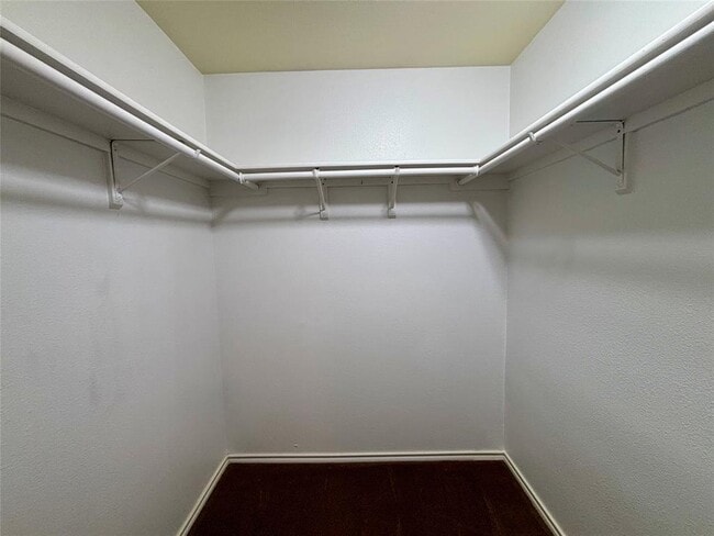 Building Photo - 808 Lone Star Dr
