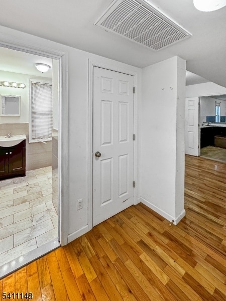 Building Photo - 81 Summer Ave