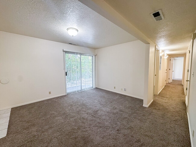 Building Photo - 1227 Riverside Ave