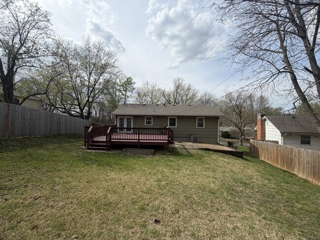 Building Photo - 5035 Overton Ave