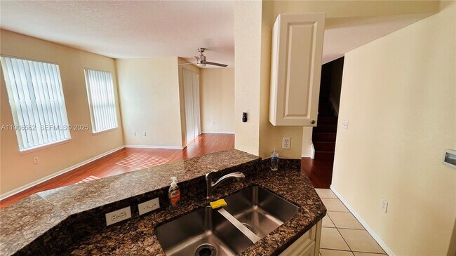 Building Photo - 6732 W Sample Rd