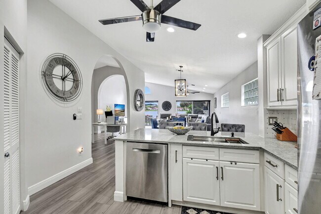 Building Photo - 7946 Sailing Shores Terrace