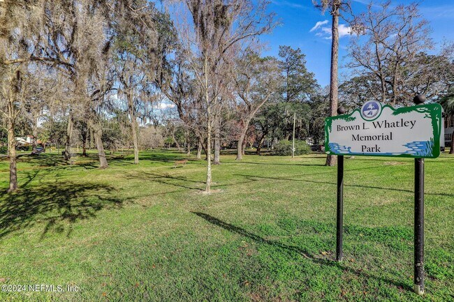 Building Photo - 1427 River Oaks Rd
