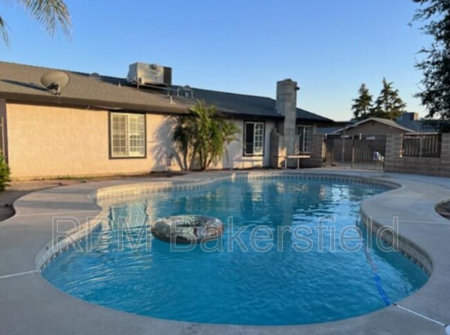 Building Photo - 2851 Van Buren Pl