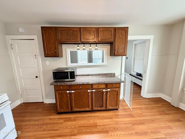 Building Photo - 39-41 Roosevelt Road Unit