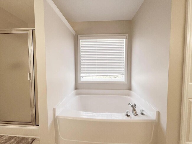 Building Photo - 514 Adeline Ct