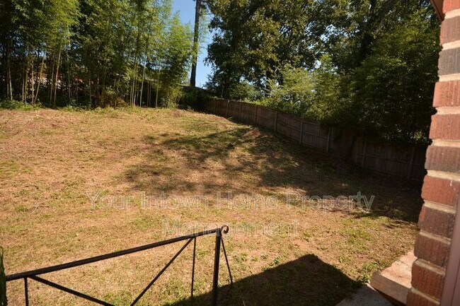 Building Photo - 1864 Flintwood Dr SE