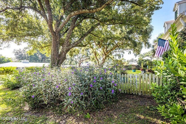 Building Photo - 145 St Francis St