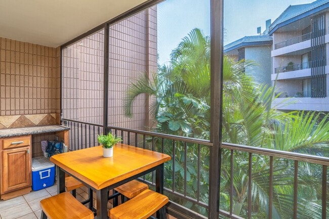 Building Photo - Furnished, One Bedroom/One Bathroom, Ocean...
