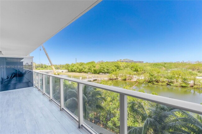 Building Photo - 16385 Biscayne Blvd