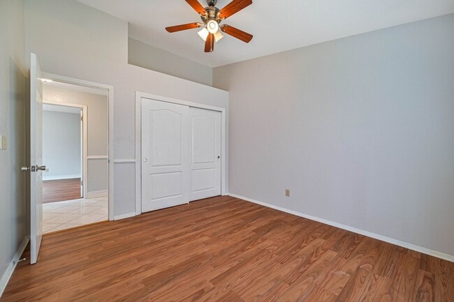 Building Photo - **3/2 House in San Carlos - Huge fenced backyard - City Water**
