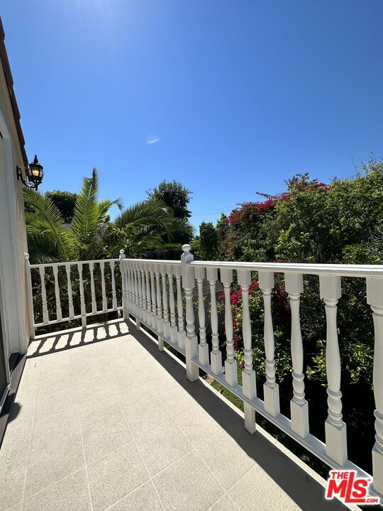 Building Photo - 623 Palisades Ave