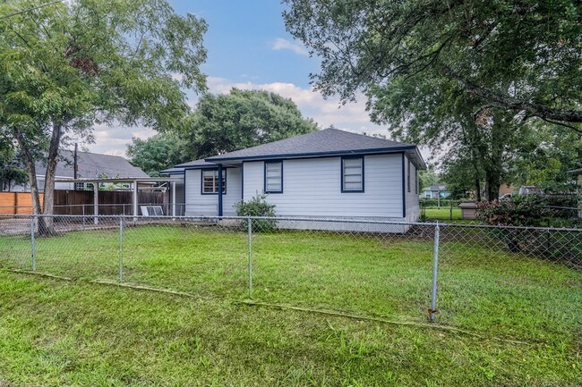 Building Photo - 503 Carrell St