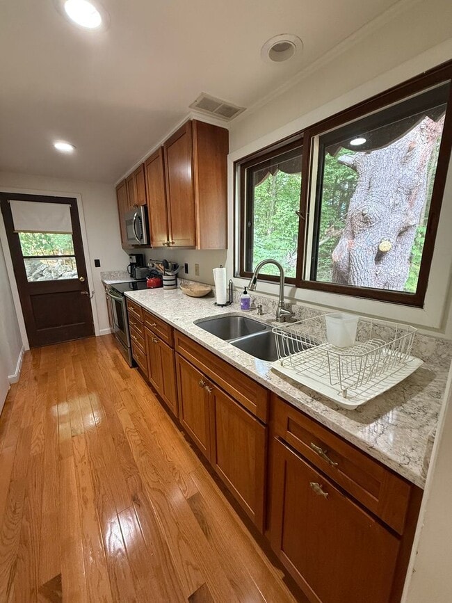 Building Photo - **WINTER RENTAL** Adorable Meredith Chalet...