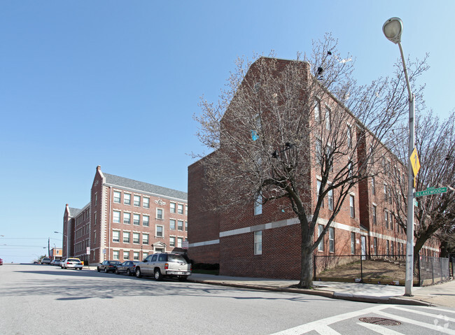 Building Photo - Lakewood Apartments