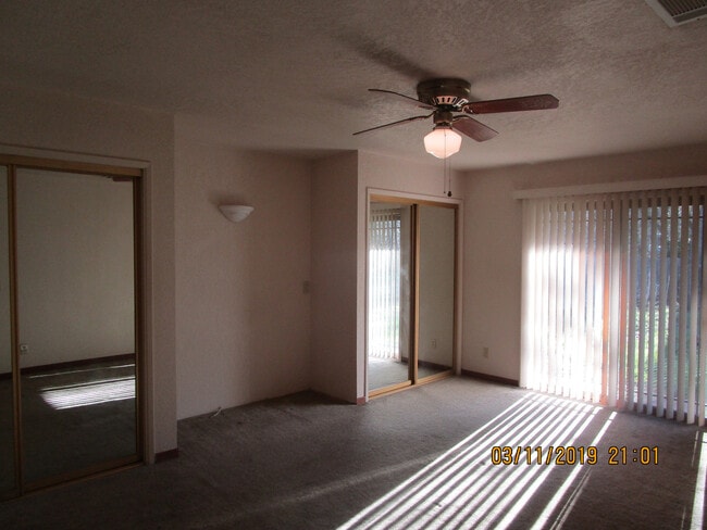 Building Photo - INCREDIBLE LOCATION!!! Quaint and Quiet an...