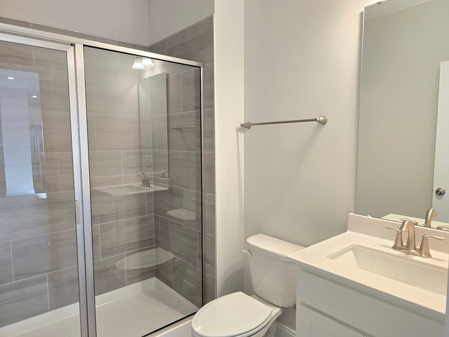 Building Photo - Brand New 4 Bedroom 3 Bathroom Single Fami...