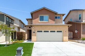 Building Photo - 4 Bed, 2.5 Bath - Lemon Grove Single Famil...