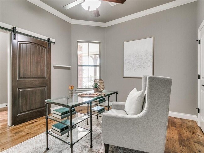 Building Photo - Stunning Home in West Edmond + 5 bedrooms ...