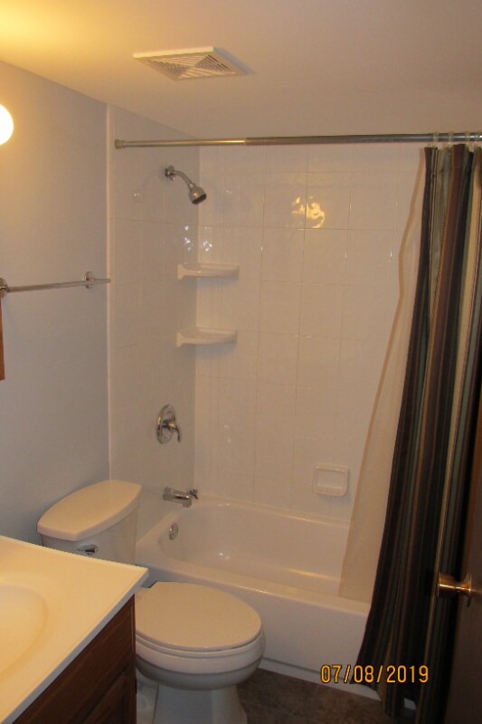Building Photo - 14785 Lake View Dr