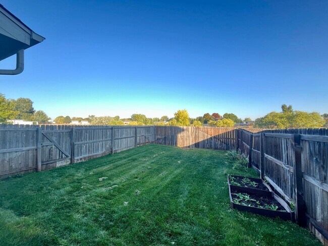 Building Photo - 3115 Swan Point Dr