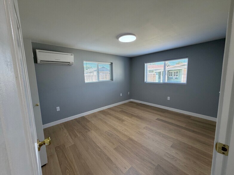 Building Photo - 809 Stanton Ave