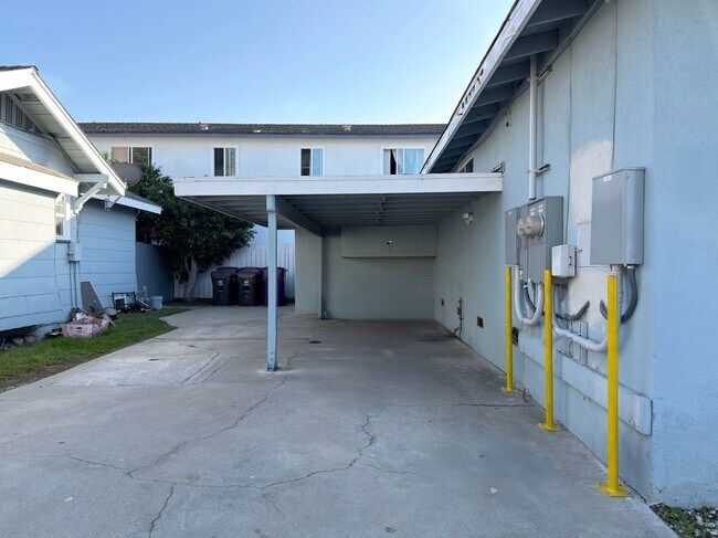 Building Photo - LB0290