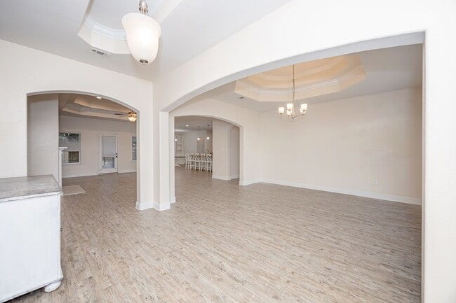 Building Photo - 1013 Silverbell Cv