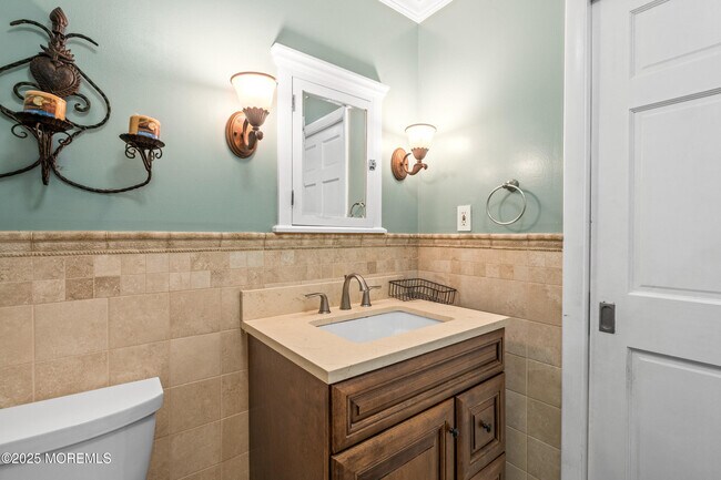 Building Photo - 72 Whalepond Rd