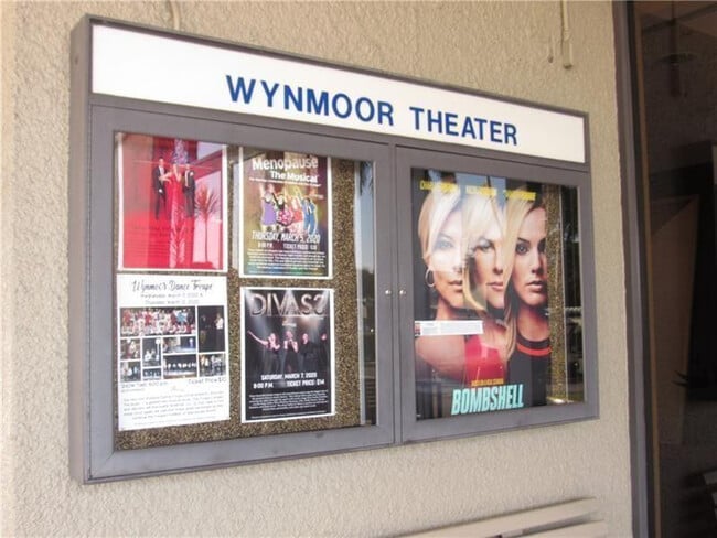 Building Photo - 3001 Portofino Isle