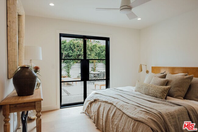 Building Photo - 1560 S Calle Palo Fierro