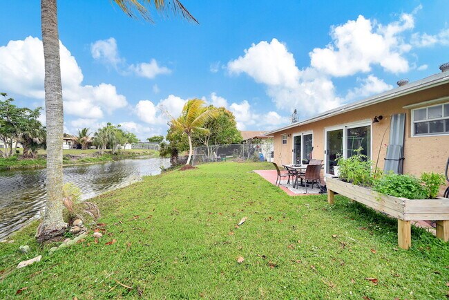 Building Photo - 6542 NW 24th Ct