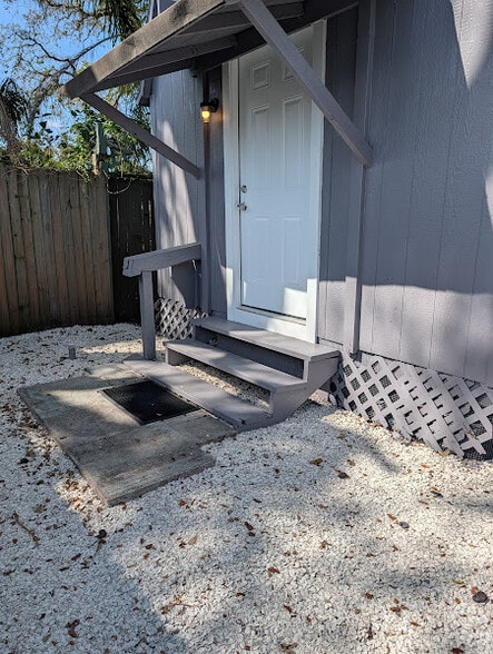 Building Photo - 1909 E 99th Ave