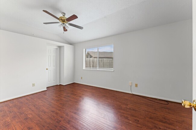 Building Photo - 3202 Kempwood Dr