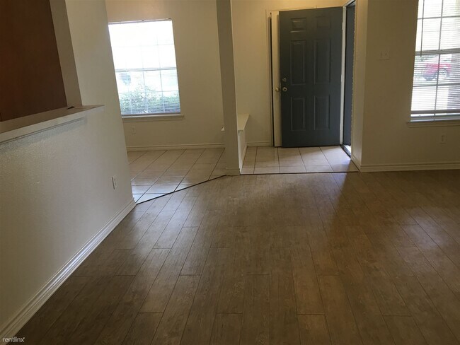 Building Photo - 3 br, 3 bath Duplex - 3612 Glenna Ct # 361...