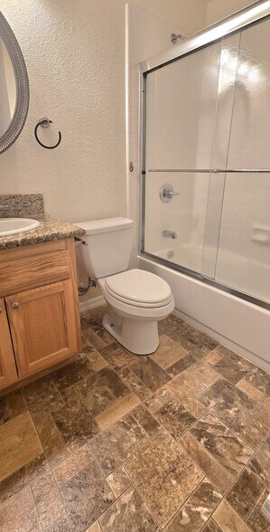 Building Photo - 323 Kipps Ln